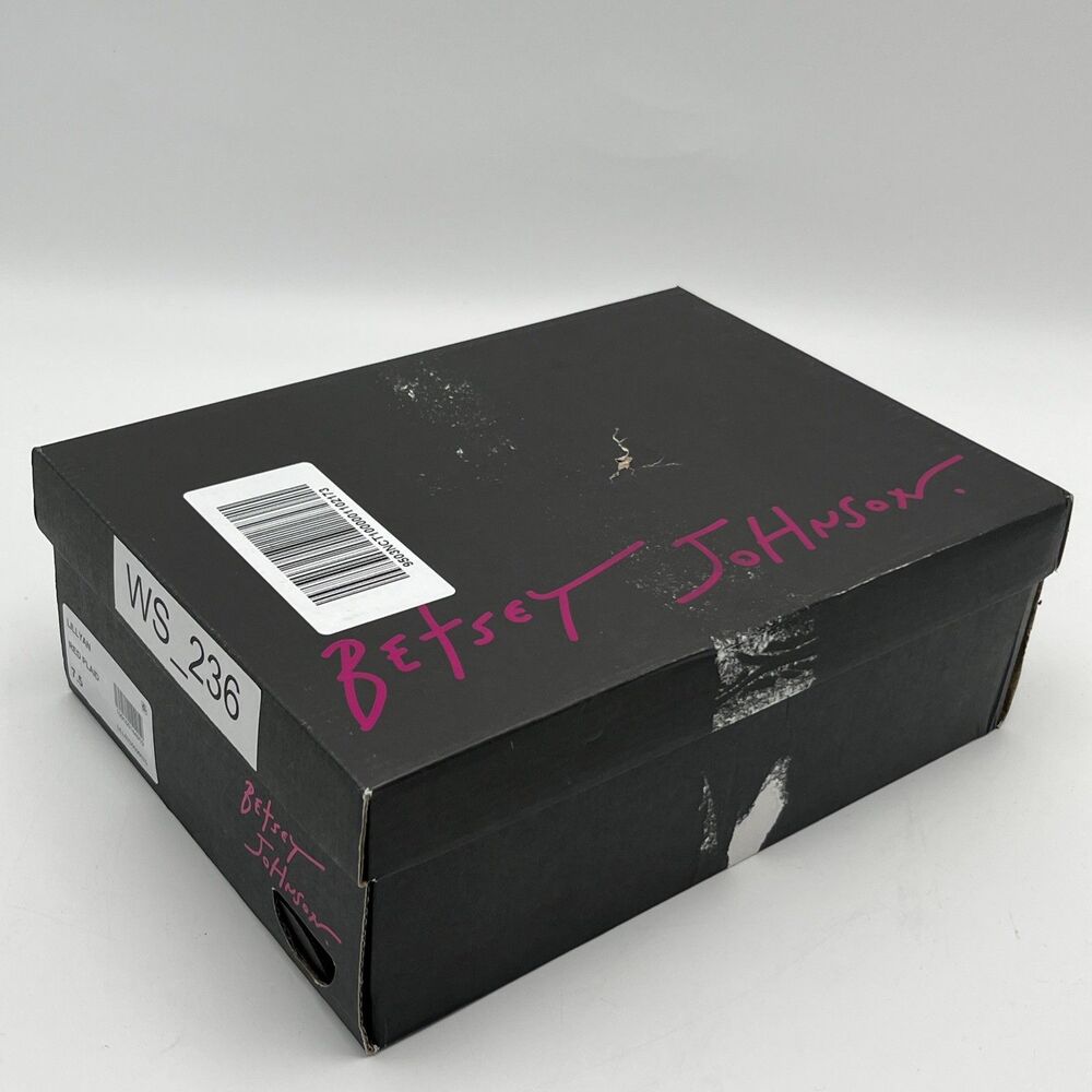 Betsey Johnson Lillyan Pump Women 7.5M Red Plaid T-Strap Pointed Toe Kitten Heel - Picture 10 of 13